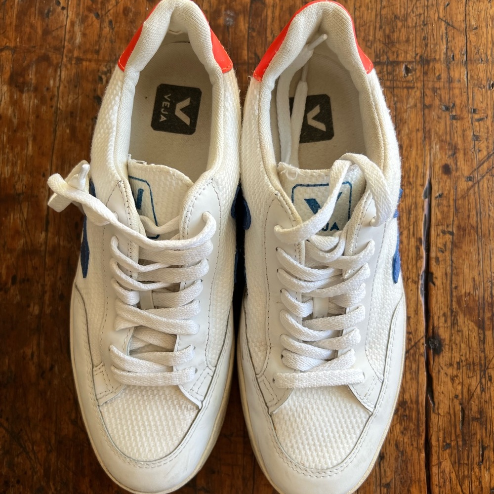 Veja V-12 sneakers - Picture 2 of 4